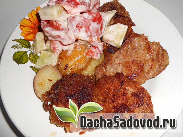 Свинина жареная с молодым картофелем и овощами - DachaSadovod.ru